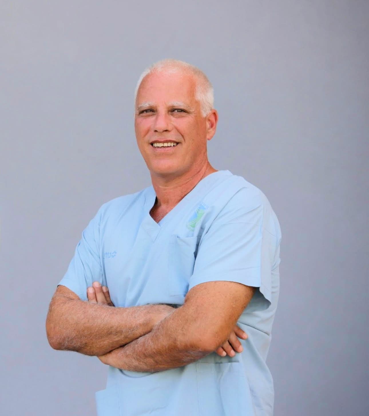 פרופסור דן הרשקו - מומחה לכירורגיית שד אונקולוגית, מנהל מחלקת כירורגיה במרכז הרפואי העמק